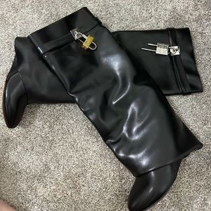 Shark Lock boots